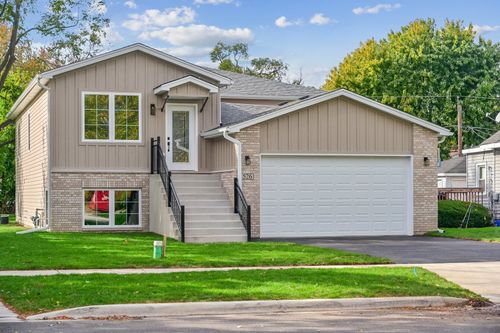 526 N Harvard Ave, Villa Park, IL, 60181-1528 | Card Image