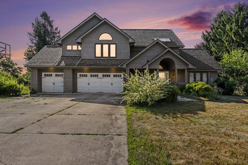 135 Tiffany Ln, Battle Creek, MI, 49015-9335 | Card Image