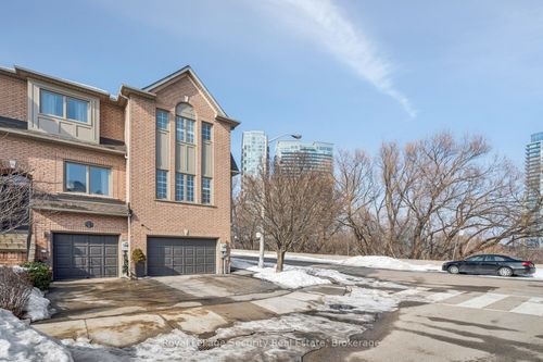 2 Bluewater Crt, Etobicoke, ON, M8V4A8 | Card Image