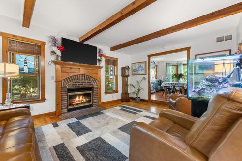 W326S1480 Forest Hills Dr, Delafield, WI, 53018-3553 | Card Image