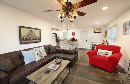 e119-101 Mid Holiday Ln, Beech Mountain, NC, 28604-8287 | Card Image