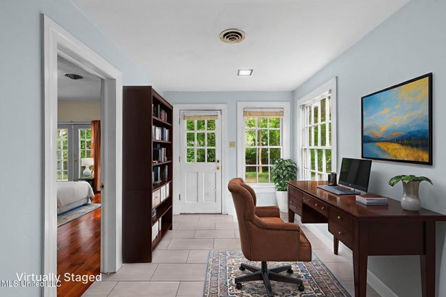 34-web-or-mls-3821 Montrose-32 virtually | Image 28