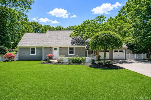 30 Landing Meadow Rd, Smithtown, NY, 11787-1110 | Card Image