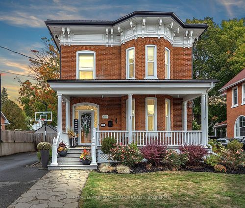 {{alt}} | Card Image