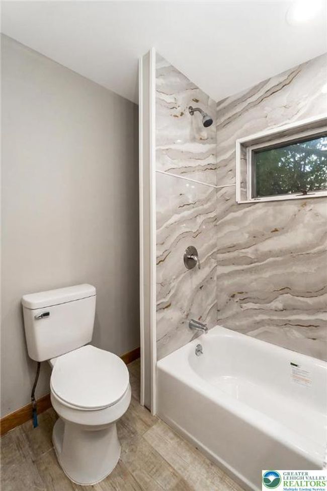 226 Fern St, House other with 4 bedrooms, 2 bathrooms and null parking in Jim Thorpe PA | Image 22