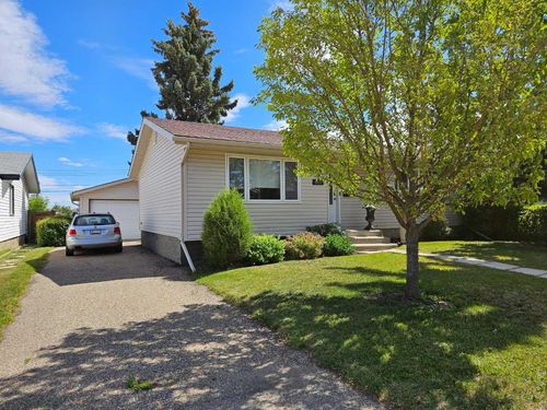 8611 95 Street, Grande Prairie, AB, T8V3E4 | Card Image