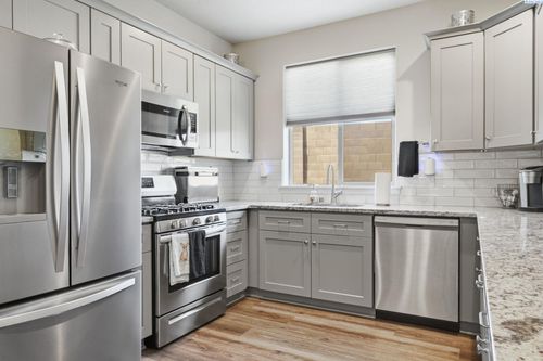 7207 Courtney Ct, Pasco, WA, 99301-3075 | Card Image