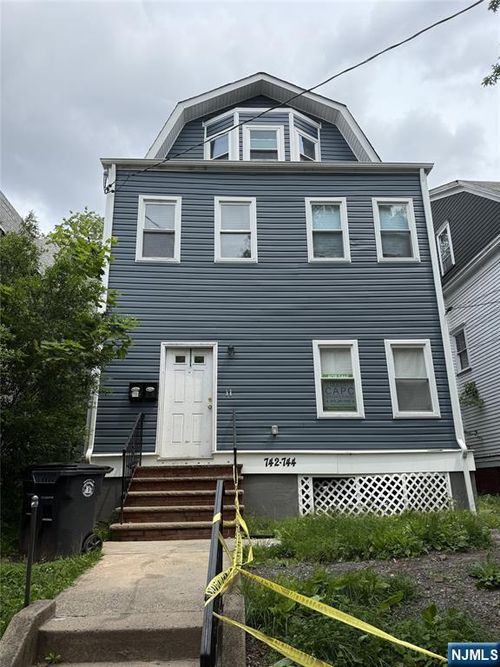 744-742-744 S 10th St, Newark, NJ, 07108-1553 | Card Image