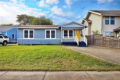 538 Southern St, Corpus Christi, TX, 78404-2926 | Card Image