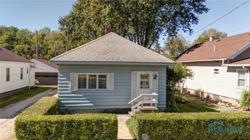 2079 Arkansas St, Oregon, OH, 43616-1021 | Card Image