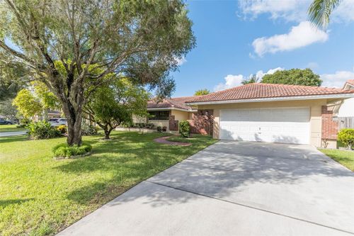 5641 Thistledown Ter, Davie, FL, 33331-2577 | Card Image