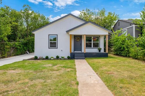 5629 Curzon Ave, Fort Worth, TX, 76107-5936 | Card Image