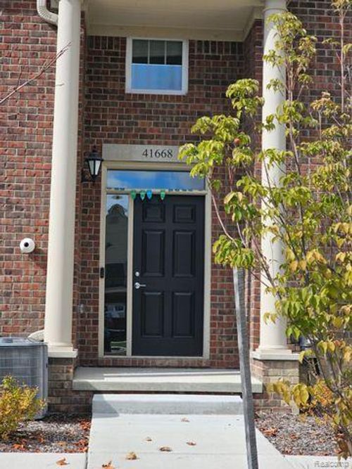 41668 Orianna Ln, Novi, MI, 48375-1864 | Card Image