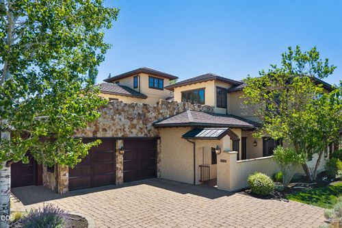 65653 Swallows Nest Ln, Bend, OR, 97701-1077 | Card Image