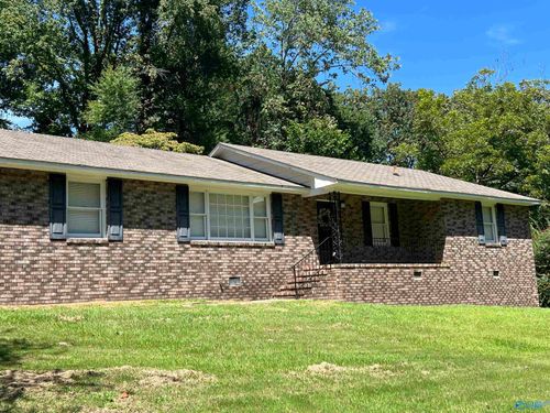 2500 Montezuma Dr, Gadsden, AL, 35904-3220 | Card Image