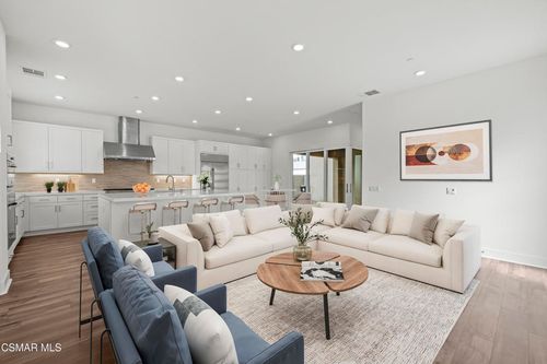 27503 Golden Currant Pl, Valencia, CA, 91381-2119 | Card Image