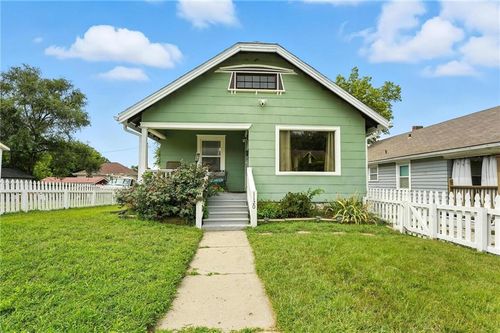 1120 Oakley Ave, Kansas City, MO, 64127-1824 | Card Image