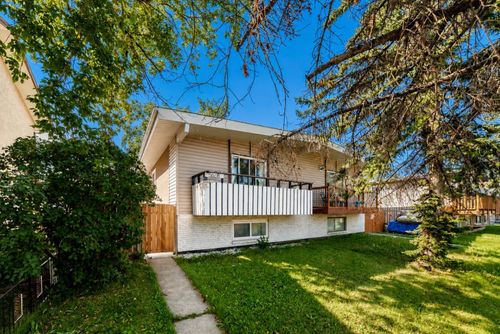 5608 Pensacola Crescent Se, Calgary, AB, T2A2G6 | Card Image