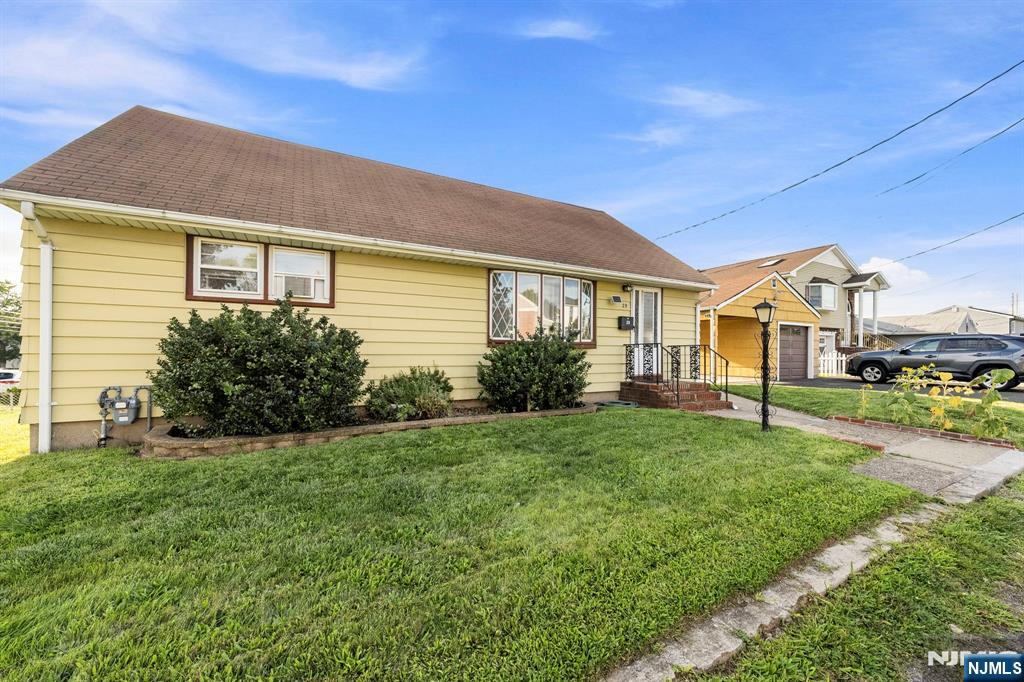 Residential in Saddle Brook