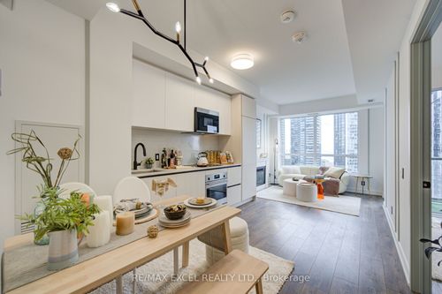 2708-108 Peter St, Toronto, ON, M5V0W2 | Card Image