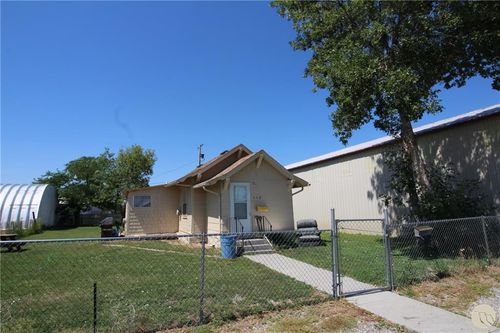 112 N Crow Ave, Hardin, MT, 59034-2116 | Card Image
