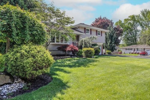 94 Hayes Ave, Clark, NJ, 07066-3130 | Card Image