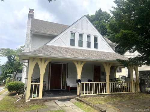 5 Crest Pl, Elmsford, NY, 10523-3304 | Card Image