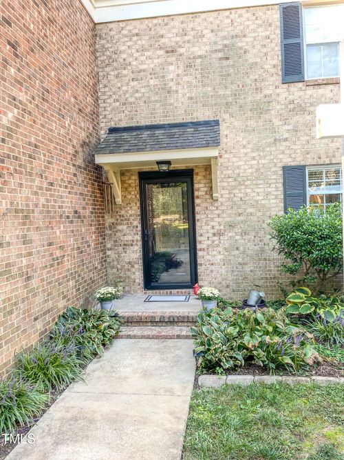 6433 New Market Way, Raleigh, NC, 27615-6824 | Card Image