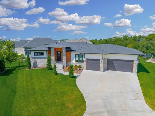 1609 N Lakeside Ct, Andover, KS, 67002-8939 | Card Image