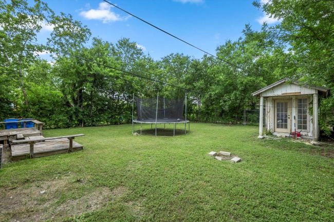 909 W 3 Rd St, House other with 3 bedrooms, 2 bathrooms and null parking in Taylor TX | Image 11