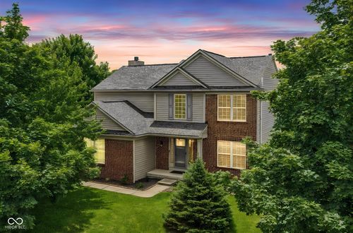6137 Dado Dr, Noblesville, IN, 46062-6484 | Card Image
