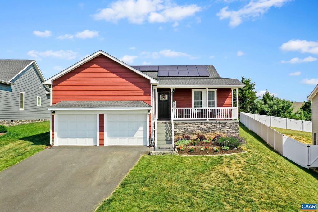 Chamberlain Dr, Staunton, VA 24401