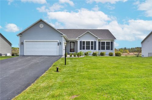 2070 Whisper Ridge Dr, Chittenango, NY, 13037-9733 | Card Image