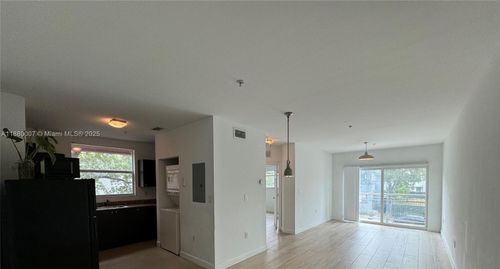 unit-302-529 Ne 62nd St, Miami, FL, 33138-6174 | Card Image
