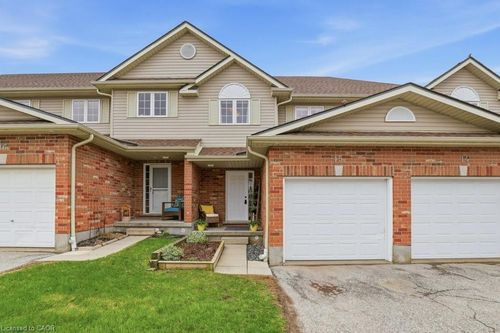 15-42 Fallowfield Dr, Kitchener, ON, N2C0A8 | Card Image