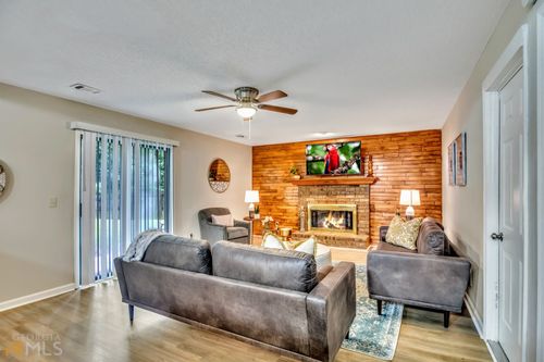 2025 Winsburg Dr Nw, Kennesaw, GA, 30144-5223 | Card Image