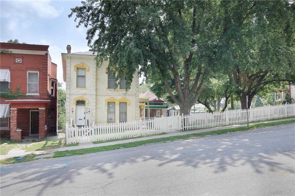 12th St, Saint Joseph, MO 64501