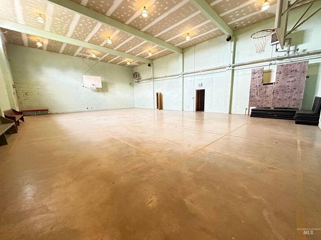 732 W Walnut St, Home with 7 bedrooms, 4 bathrooms and 6 parking in Genesee ID | Image 43