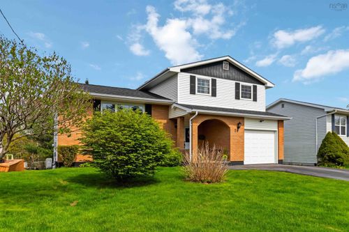 26 Pondicherry Crescent, Woodlawn, NS, B2W5C5 | Card Image