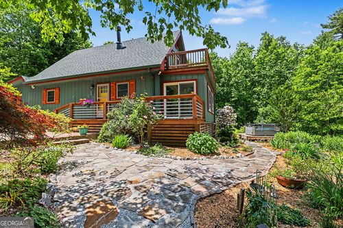 520 Chickasaw Ln, Rabun Gap, GA, 30568-3407 | Card Image