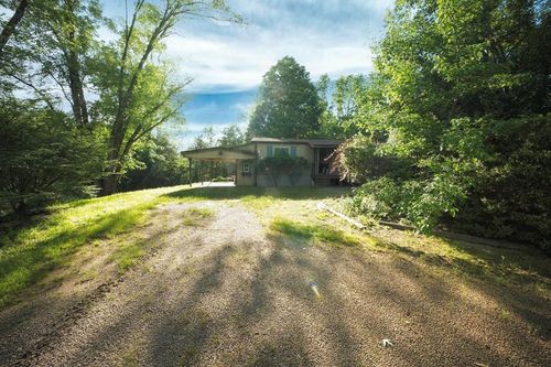 660 Mountain Top Rd, Marble, NC, 28905-8354 | Card Image