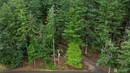 3071 3073 Hales Passage Dr, Lummi Island, WA, 98262-8683 | Card Image