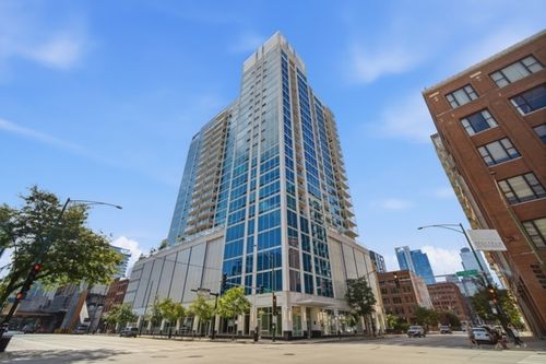 1012-757 N Orleans St, Chicago, IL, 60654-3522 | Card Image