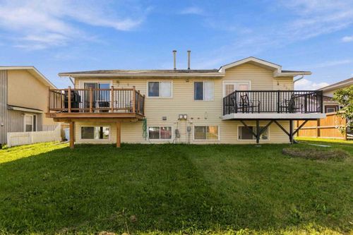 329 Ross Haven Dr, Fort Mcmurray, AB, T9H3P2 | Card Image