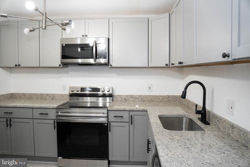 apt-t3-625 Center St, HERNDON, VA, 20170-5016 | Card Image