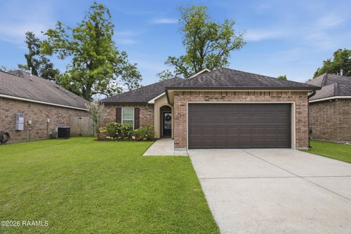 211 Moss Bluff Dr, Lafayette, LA, 70507-2753 | Card Image