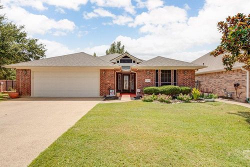 1320 Wilshire Ct, College Station, TX, 77845-9322 | Card Image