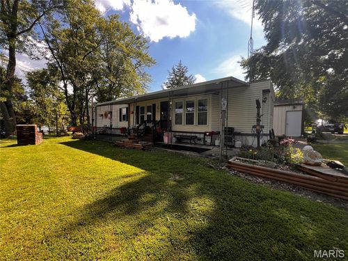 8360 Club Ln, Alma, IL, 62807-1022 | Card Image