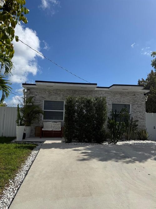 5629 Nw 31st Ave, Miami, FL, 33142-2823 | Card Image