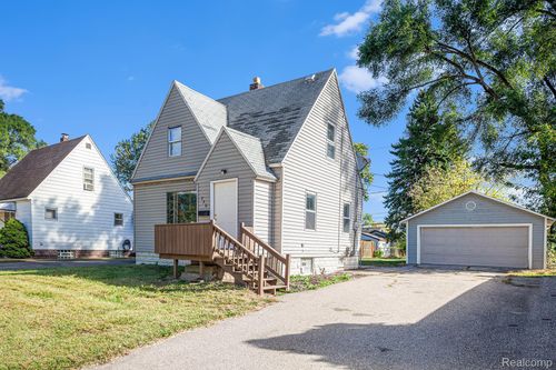 770 Cameron Ave, Pontiac, MI, 48340-3206 | Card Image